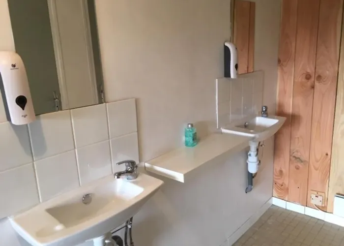 Inviting 2-bed In Domfront En Poiraie Hébergement de vacances Perrou